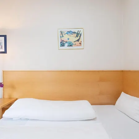 Apartment 666, Seepark