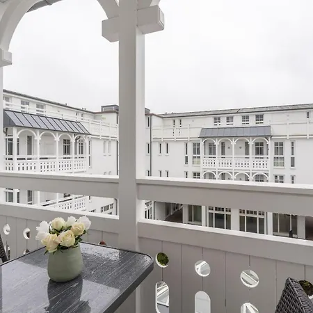 Apartment 666, Seepark *